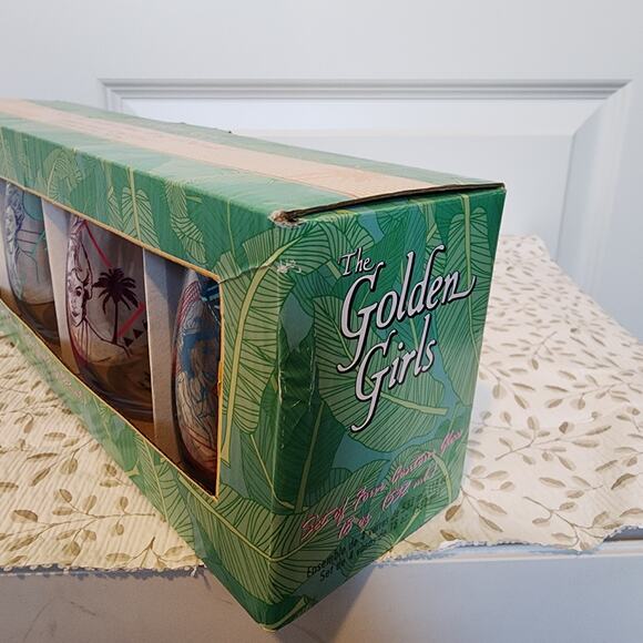 The Golden Girls Contour Glass Set - Picture 8 of 10